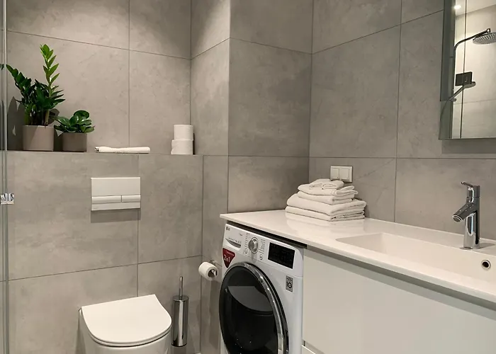 Orange Tower & Free Parking