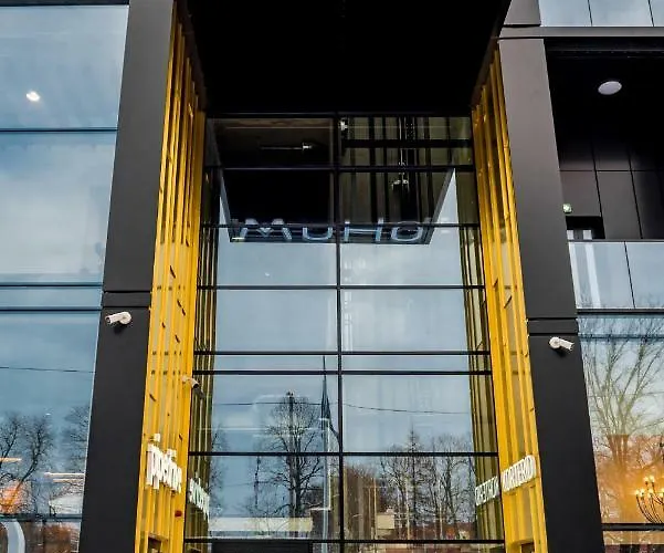 Orange Tower & Free Parking 塔林