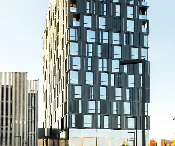 Orange Tower & Free Parking 塔林